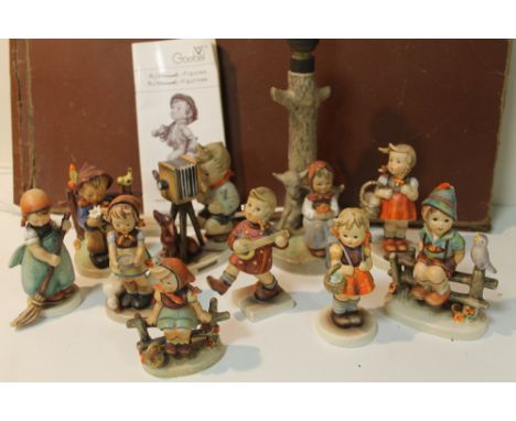 A COLLECTION OF GOEBEL FIGURES TOGETHER WITH A GOEBEL TABLE LAMP (10)