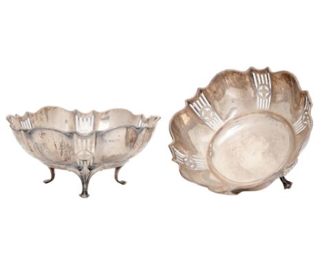 A pair of George V pierced silver sweetmeat dishes, on three feet, 13.5cm diam, by James Deakin &amp; Sons, Sheffield 1927, 7