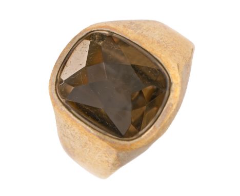 A citrine signet ring, in gold, marks obscured, 4.2g, size N  Light wear