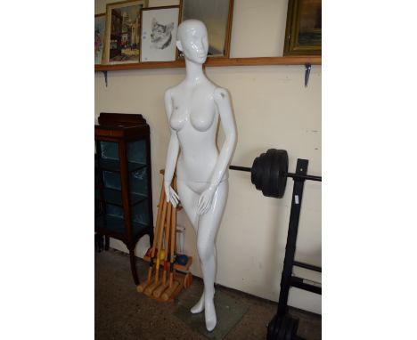 MOULDED FEMALE MANNEQUIN, HEIGHT APPROX 185CM