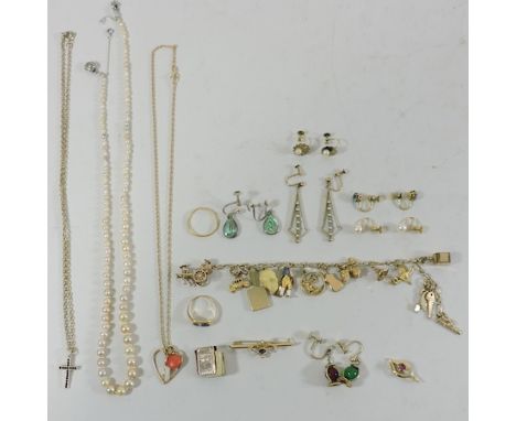 A collection of jewellery, to include a charm bracelet and an amethyst and seed pearl bar brooch, cased