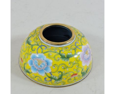 A Chinese canton style enamel ink pot, 4cm tall