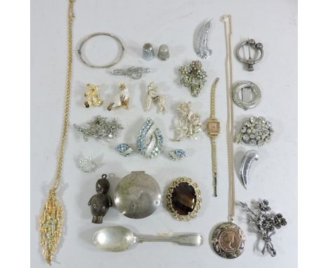 A collection of costume jewellery, to include costume jewellery brooches, a silver trinket box, a silver thimble and a ladies