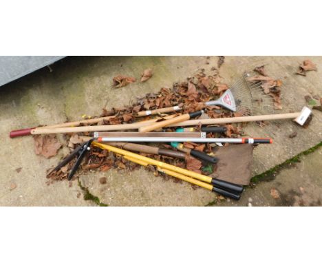 Various garden tools, to include rake, spade, spirit level, etc. (a quantity)