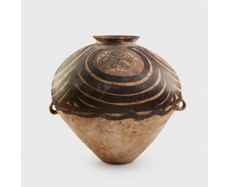  LARGE CHINESE NEOLITHIC "YANGSHAO" VASE CHINA, MAJIAYAO YANGSHAO CULTURE, C. 2300–2000 B.C. painted terracotta, of ovoid for