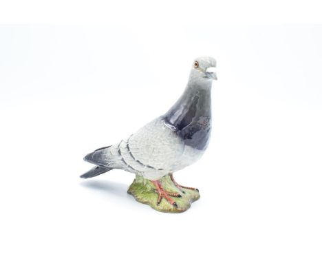 Beswick grey pigeon 1383. In good condition with some light scratches to the neck. 14cm 