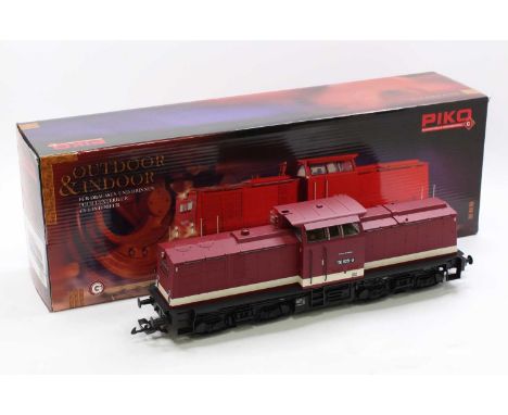 Piko 37561 diesel locomotive finished in burgundy numbered 110 829-9. The model features 2x stud contact pickups, twin buffer