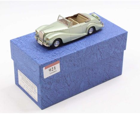 Top Marques by Max Kernick, 1/43rd scale white metal model of a Rolls Royce Silver Cloud Convertible by Mulliner, metallic li