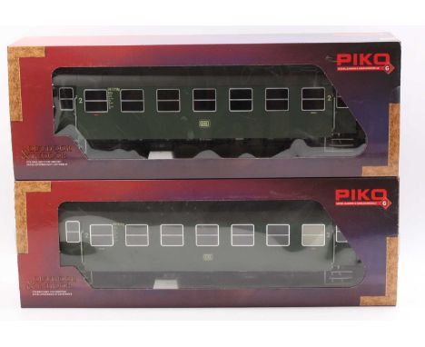 2x Piko G scale 45mm DB green second-class coaches. This model can either be a four or six-wheeled coach, with W irons and le