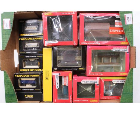 Half size supermarket tray containing N-gauge items: 7 Graham Farish wagons (E) (BE), six ‘Lyddle End’ buildings – Compressor