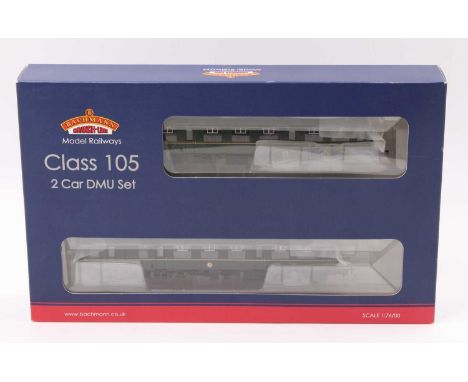 31-326 Bachmann-Branch-Line class 105 2-car DMU BR green with speed whiskers, 8 DCC