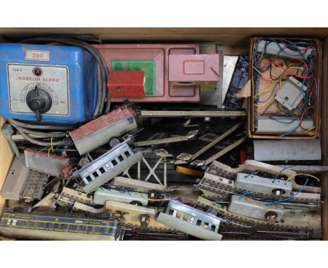 Large tray containing Marklin HO gauge items, all in need of cleaning and restoration: Station building with clocktower missi