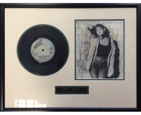 SIMON CARLY: (1945-  ) American Singer-Songwriter, Musician and Children's Author. Signed 6½ x 8 photograph, the image depict