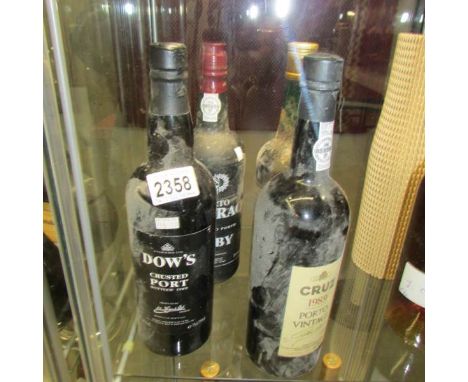 4 bottles of port - Dow's Crutsco port 1989, Curx port 1989, Smith Woodhouse tawny port and Porto Dorado ruby port.