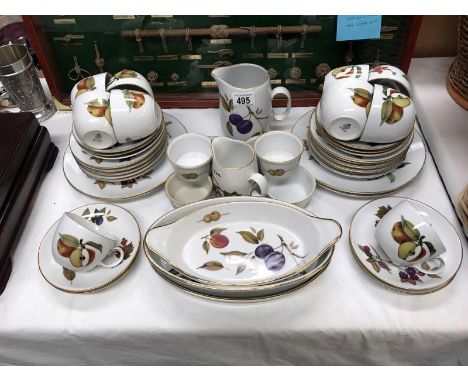 A quantity of Royal Worcester crockery