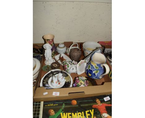 BOX CONTAINING CERAMIC ITEMS, VASES, MONEY BOX, SMALL ORIENTAL GINGER JAR AND COVER