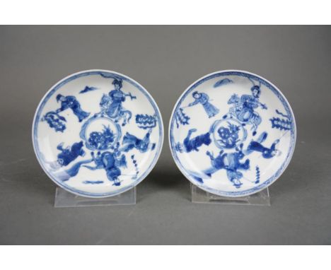 Two Chinese porcelain Blue and White saucers with figures - marked - Kangxi period 1662-1722 Diameter 10,5cm In good conditio