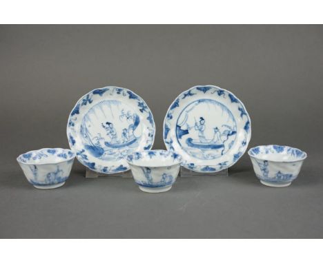 Three Chinese porcelain cups and two saucers with figures - Kangxi period 1662-1722 Cup=Height: 4cm Diameter: 7cm Saucer=diam