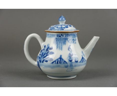 Chinese porcelain Blue and White teapot with figures - Kangxi period 1662-1722 Height: 14 cm. In good condition. No chips, ha