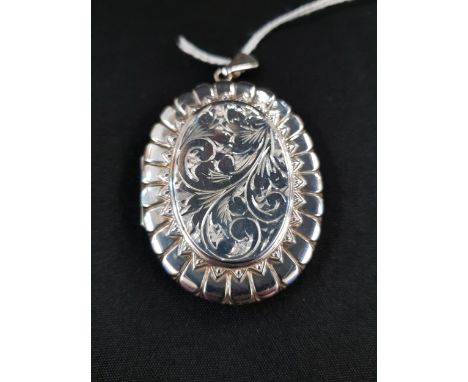 VINTAGE SILVER LOCKET 23.7G 