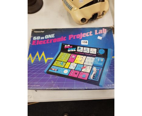 VINTAGE SCIENCE FAIR 60 IN 1 ELECTRONIC LAB 