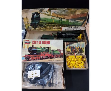 3 BOXED VINTAGE AIRFIX MODELS 