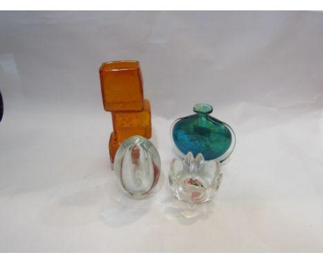 Mixed Art glass including Mdina &amp; Whitefriars brick layers vase, cracked (4)