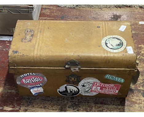 A vintage metal travelling trunk 50x30,30cm, shipping unavailable 
