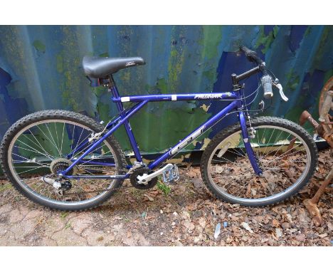 A gentlemans mountain bike.