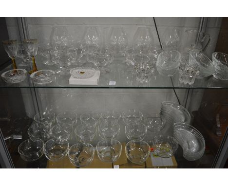 A quantity of glassware to include a collection of finger bowls.