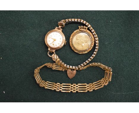 9ct gold gate bracelet and other items.