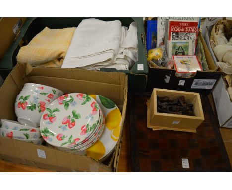 Miscellaneous items to include a chess board and pieces.