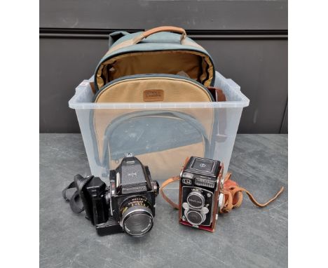 Cameras: a Mamiya 645, with Mamiya-Sekor C 1:2.8 f=80mm lens, No.170283; a Yashica-Mat; and others.