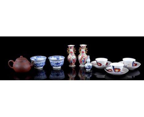 Earthenware Yixing teapot 8 cm high China ca. 1900, 3 Imari cups and saucers with rooster decor, Japan ca. 1900, 2 porcelain 