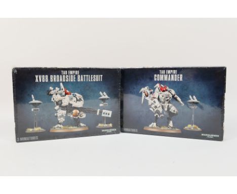 Warhammer - Games Workshop - Citadel - Two boxed Warhammer 40,000 miniature sets. Lot consists of Tau Empire XV88 Broadside B