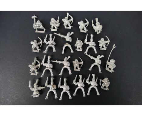 Warhammer - Games Workshop - Citadel - 23 loose unpainted Warhammer Empire metal mounted figures. Lot includes 10 Imperial Pi