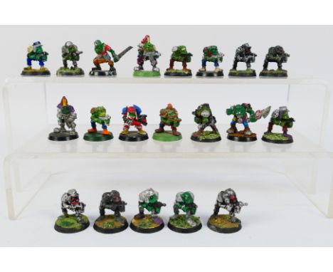 Warhammer - Games Workshop - Citadel - A group of 20 loose painted Warhammer 40K Space Ork metal figures, including Boyz; Tro