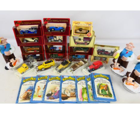 Matchbox - Solido - Lledo - A collection of boxed vehicles including Stutz Bearcat # Y-14, Morris Cowley Van # Y-19, Packard 