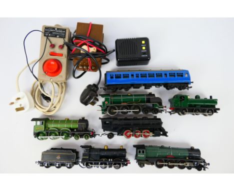 Tri-ang - Hornby - A group of incomplete / damaged OO gauge locomotives for spares or restoration and 2 x power controllers. 