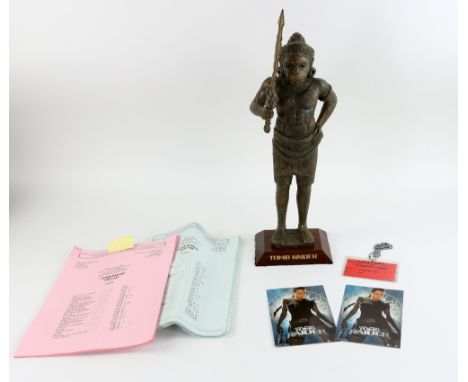 Lara Croft: Tomb Raider (2001) Crew gift statue from Simon West' action-adventure film. This metal ape-like humanoid statue w