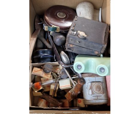 Box of oddments to include: vintage measuring tape, clay pipe, various tools, spoon, corkscrew etc.  (B.P. 21% + VAT) 