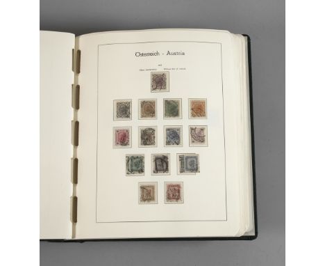 Briefmarkensammlung Österreichab 1850-1918, nicht komplett, aber einige schöne Spitzen dabei, darunter Hochwasserserie 1920, 