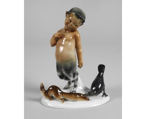 Goebel Faun mit Eichhörnchen und RabeEntwurf Gustafsson um 1920, signiert, Press- und grüne Stempelmarke 1914-1936, geprägt G