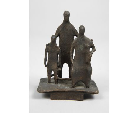 Bronzegruppe Familie2. Hälfte, 20. Jh., unsigniert, Bronze dunkel patiniert, Gruppe von Silhouetten als Familie mit Mutter, V