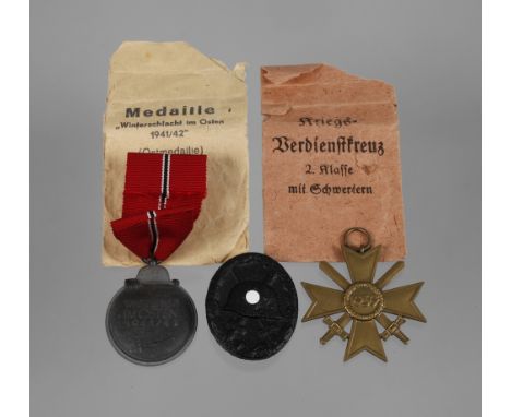 Ordensnachlass 2. WeltkriegKriegsverdienstkreuz 2. Klasse, Hersteller 56 (Robert Hauschild Pforzheim) im Bandring, ohne Band,