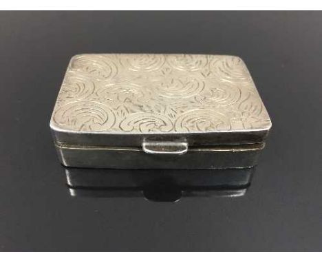 A silver snuff box, 32.6g. CONDITION REPORT: Import marks and makers initals 'MH'. With light engraved decoration.