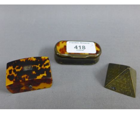 Tortoiseshell box in the form of a caddy together with a horn and tortoiseshell mounted snuff box and another in the form of 