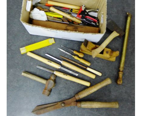 Mixed lot of old and new tools, (a lot) 