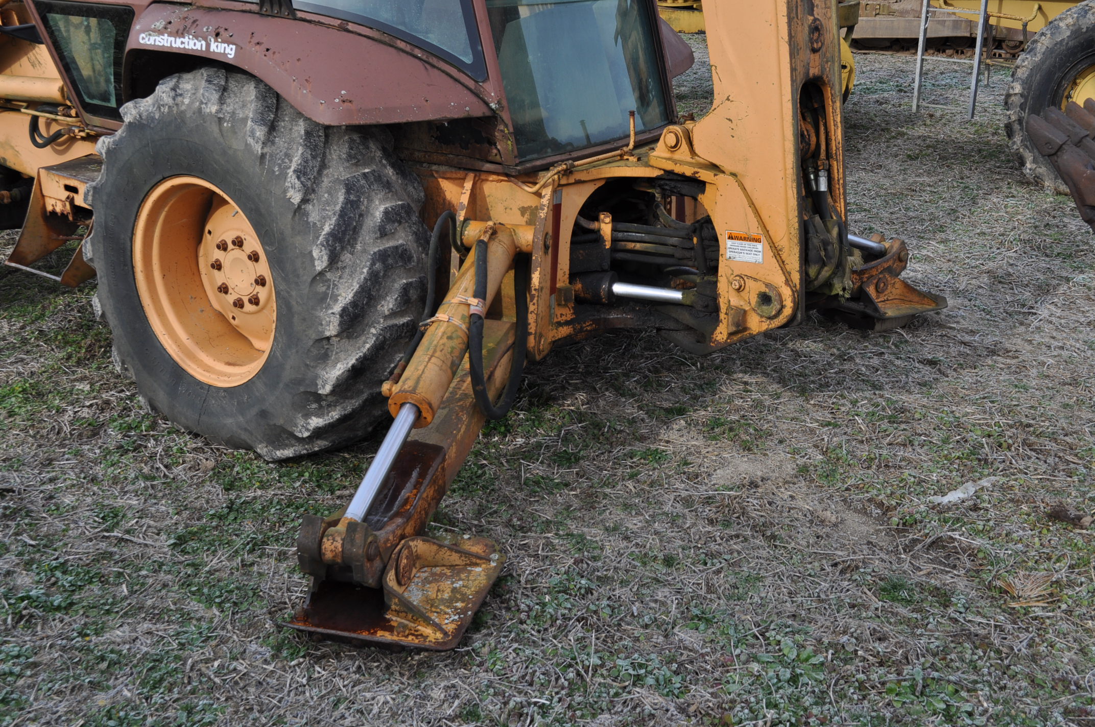 Case 580 K backhoe, 4x4 extendahoe, 19.5 L 24 rear tires, 1216.5