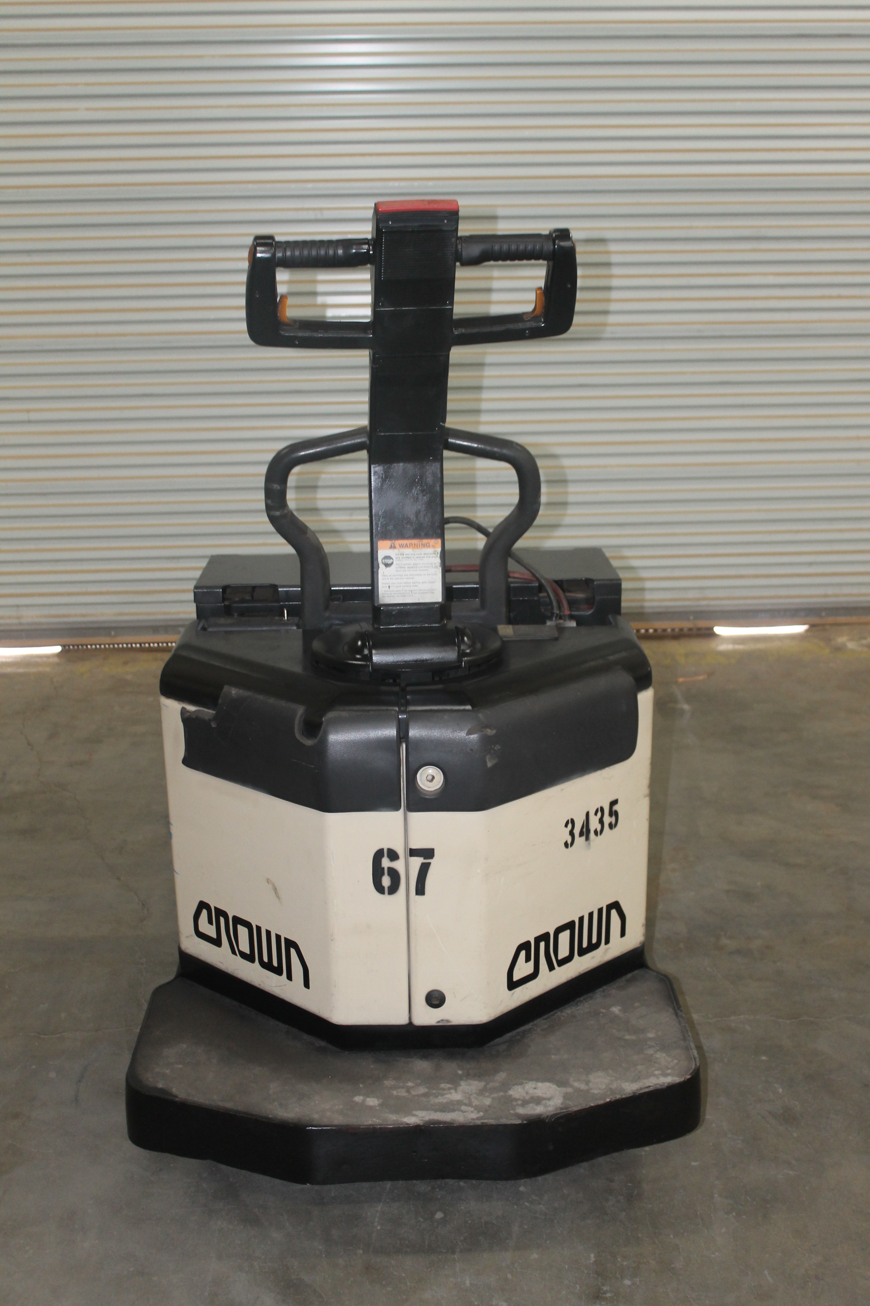 CROWN PE SERIES 8000 LBS. CAPACITY ELECTRIC PALLET JACK, MODEL PE3540